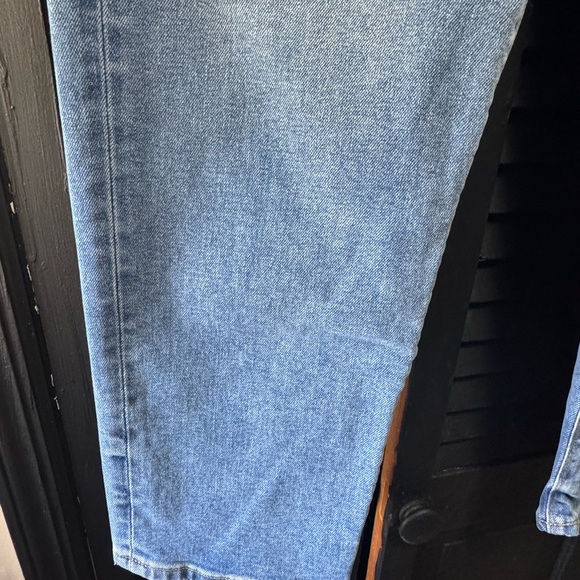 AE baggy straight highest rise size 6 Short - Picture 3 of 5